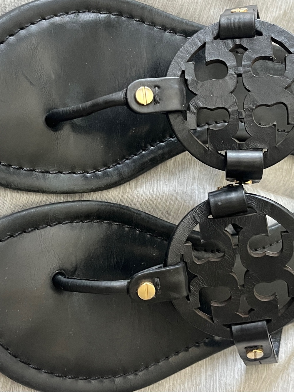 Tory Burch Black Logo Miller Thong Sandals with Gold Accents size 8 - Picture 15 of 17